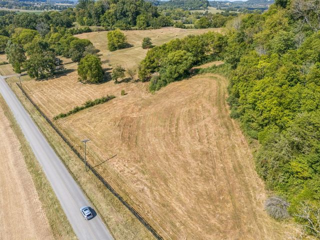 1924 Thompson Station Rd, W, Thompsons Station, TN 37179