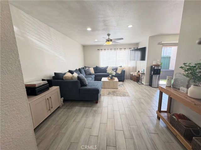 2255 Cahuilla 49, Colton, CA 92324