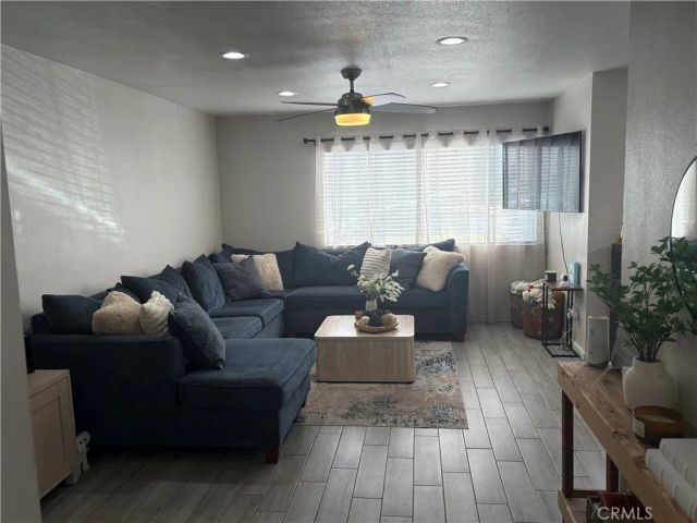 2255 Cahuilla 49, Colton, CA 92324