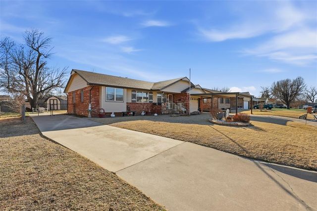 616 Kingston Drive, Yukon, OK 73099
