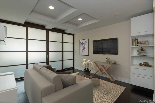 64-05 Yellowstone Boulevard 209, Forest Hills, NY 11375