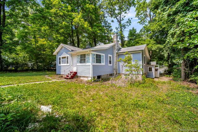 18 Paradise Trail, Monroe, NY 10950
