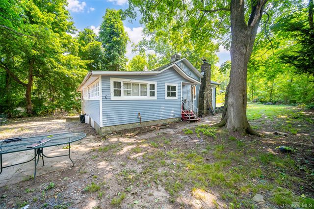 18 Paradise Trail, Monroe, NY 10950