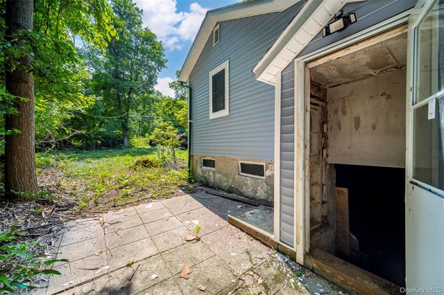 18 Paradise Trail, Monroe, NY 10950