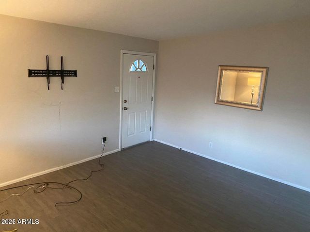 325 E CONTINENTAL Drive, Tempe, AZ 85288