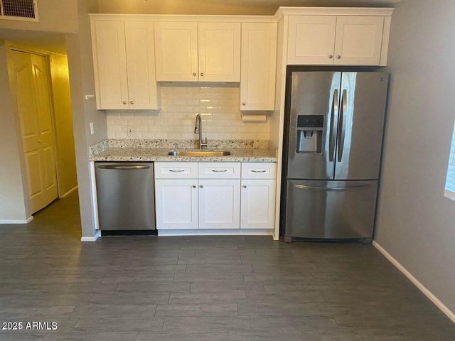 325 E CONTINENTAL Drive, Tempe, AZ 85288