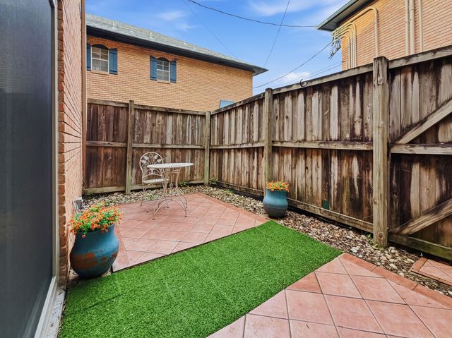 6009 E University Boulevard 131, Dallas, TX 75206