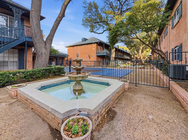 6009 E University Boulevard 131, Dallas, TX 75206