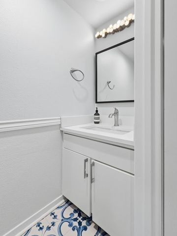 6009 E University Boulevard 131, Dallas, TX 75206