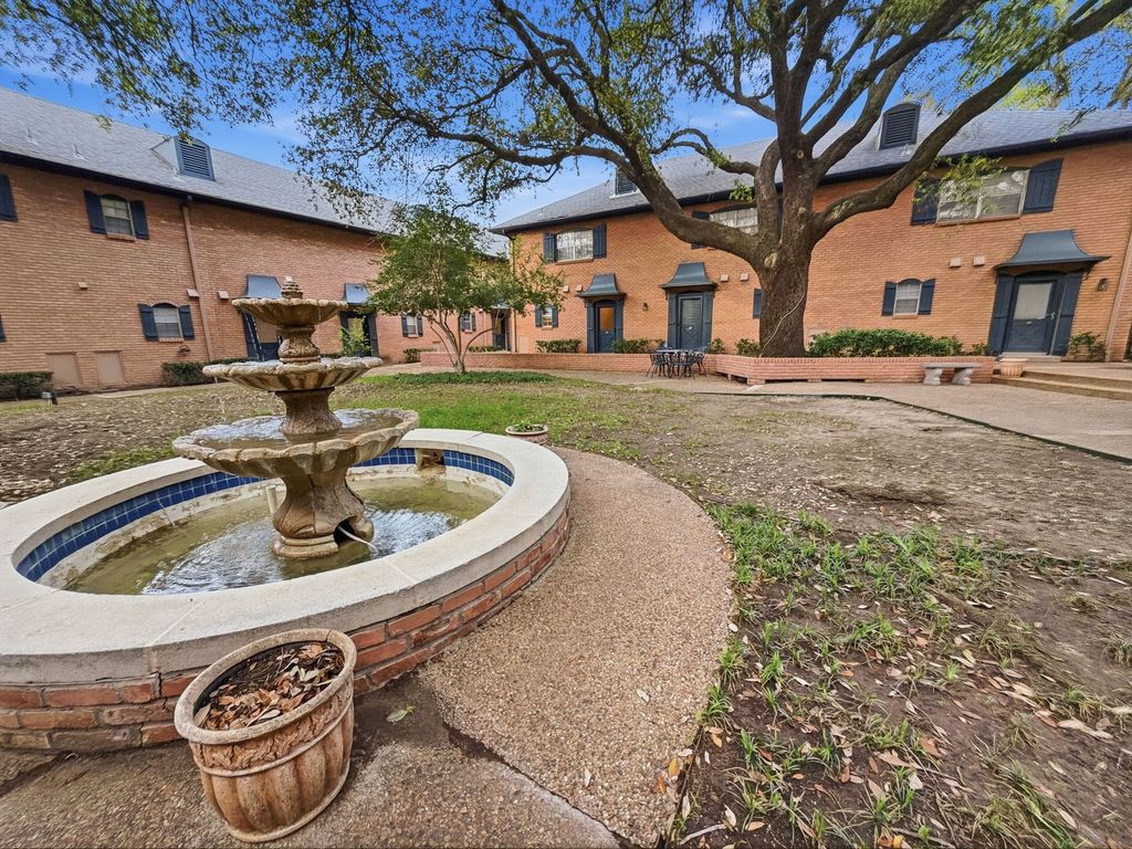 6009 E University Boulevard 131, Dallas, TX 75206