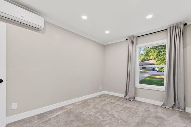 2900 W Lombard Street, Springfield, MO 65802