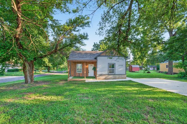 2900 W Lombard Street, Springfield, MO 65802