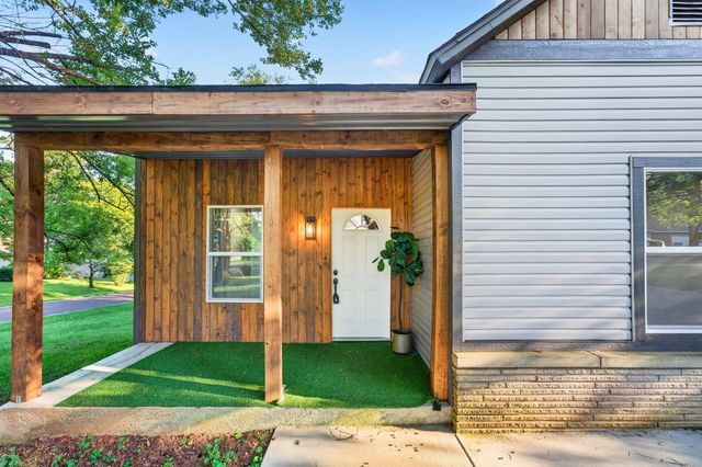 2900 W Lombard Street, Springfield, MO 65802