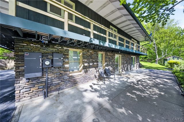 60 Furniss Station Road, Oswego, NY 13126