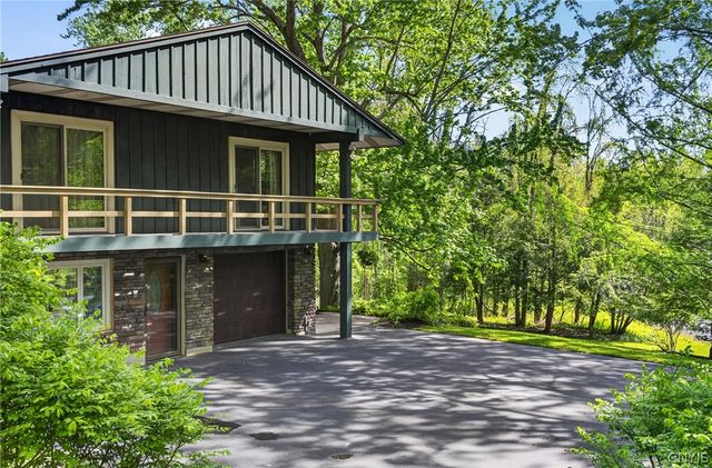 60 Furniss Station Road, Oswego, NY 13126
