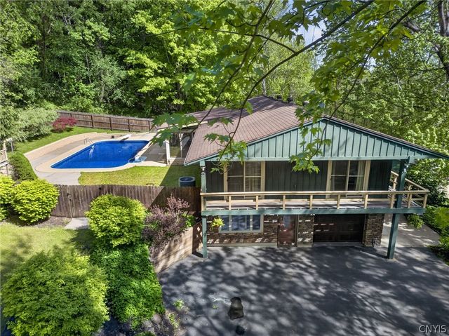 60 Furniss Station Road, Oswego, NY 13126