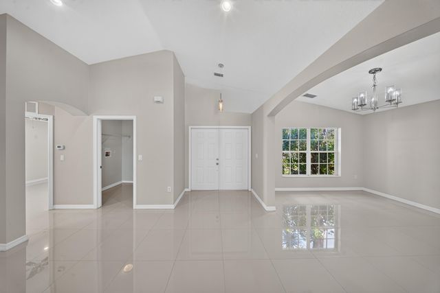 536 SW Indian Key Drive, Port St. Lucie, Port St Lucie, FL 34986