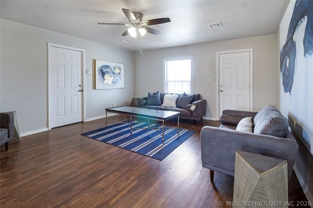 1916 W Union Place, Collinsville, OK 74021