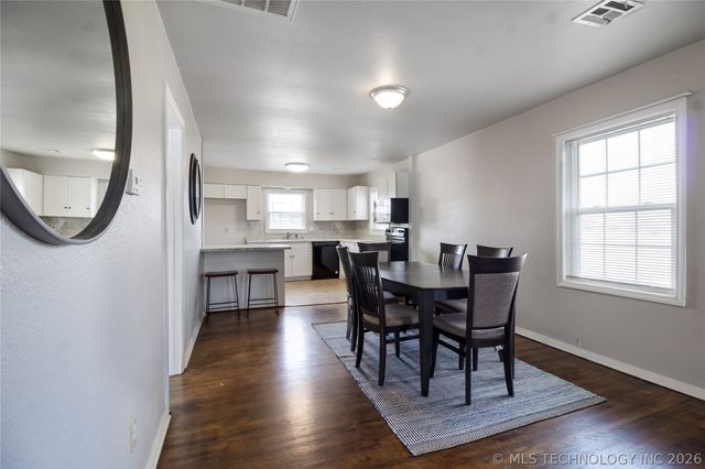 1916 W Union Place, Collinsville, OK 74021