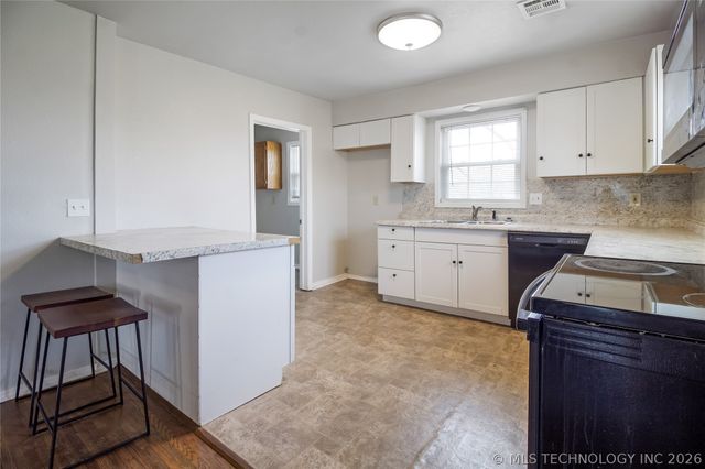 1916 W Union Place, Collinsville, OK 74021