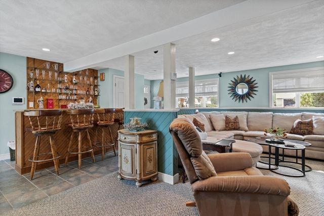 8 Mayflower Drive, Stoneham, MA 02180