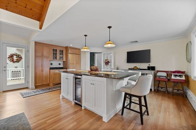 8 Mayflower Drive, Stoneham, MA 02180