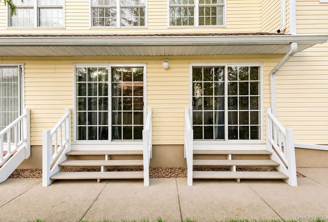 226 Westside Avenue B, Freeport, NY 11520