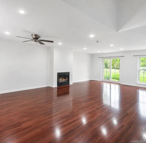226 Westside Avenue B, Freeport, NY 11520