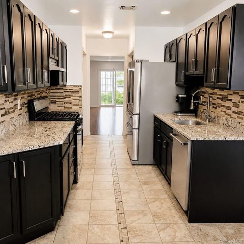 226 Westside Avenue B, Freeport, NY 11520
