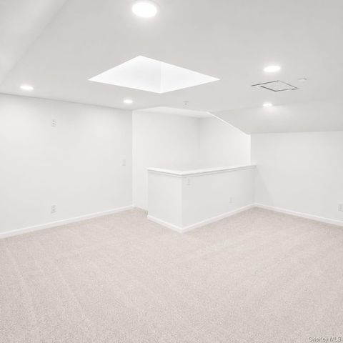 226 Westside Avenue B, Freeport, NY 11520