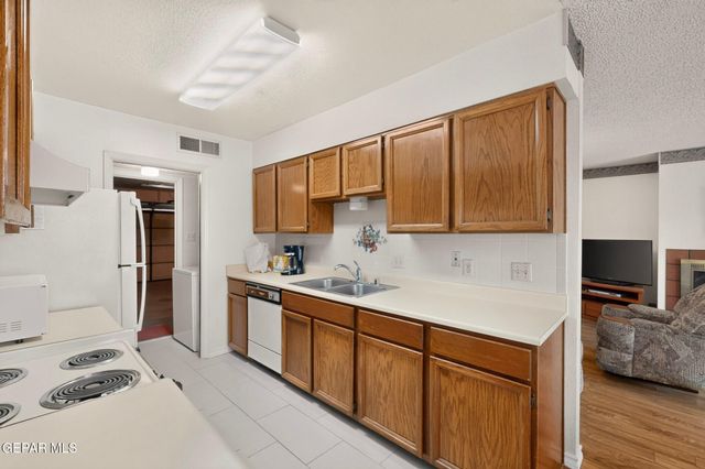 3220 ISLA MORADA Drive, El Paso, TX 79925
