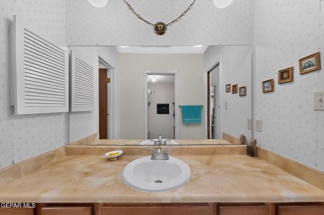 3220 ISLA MORADA Drive, El Paso, TX 79925