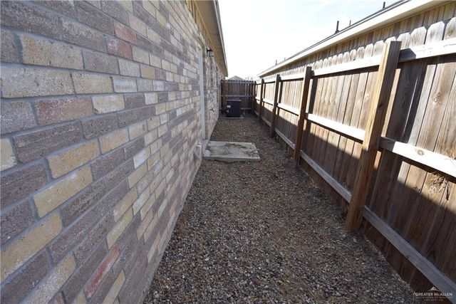 4904 N Hiawatha Drive, Pharr, TX 78577