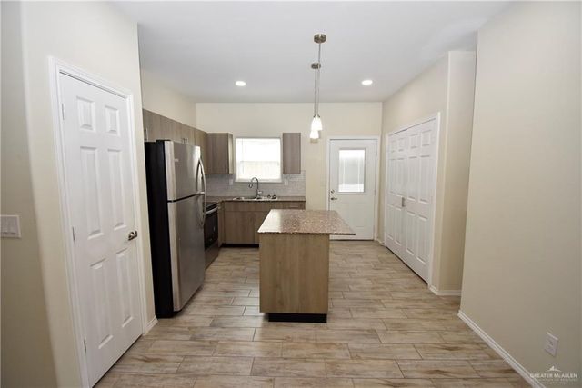 4904 N Hiawatha Drive, Pharr, TX 78577