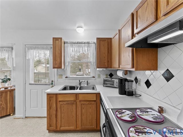 1512 Pritchard Ter, North Chesterfield, VA 23235