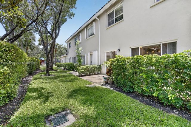 13212 NW 7th Dr, Plantation, FL 33325