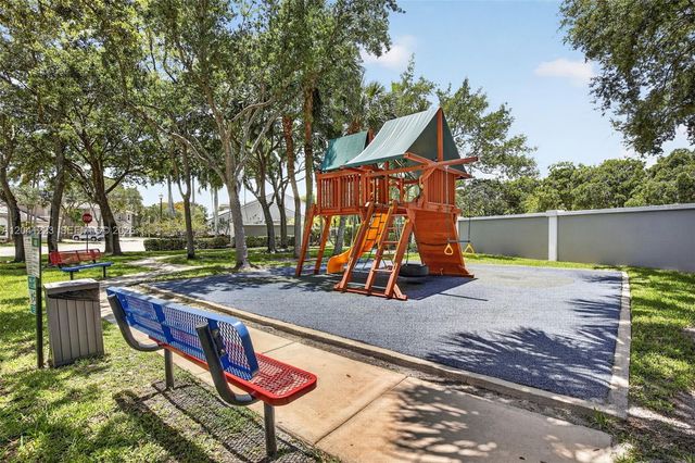 13212 NW 7th Dr, Plantation, FL 33325