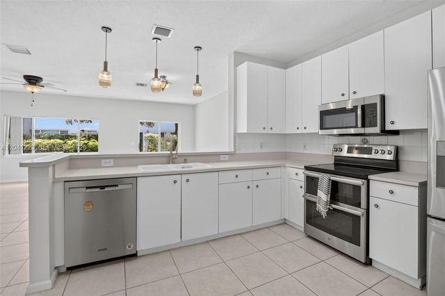 13212 NW 7th Dr, Plantation, FL 33325