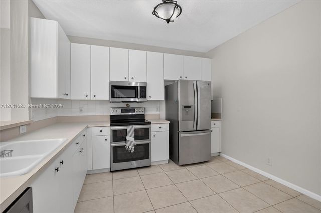 13212 NW 7th Dr, Plantation, FL 33325