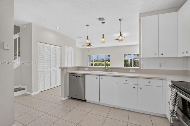 13212 NW 7th Dr, Plantation, FL 33325