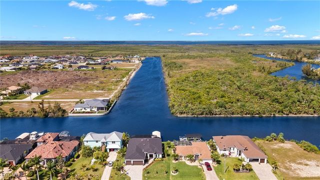 1806 Old Burnt Store RD N, Cape Coral, FL 33993