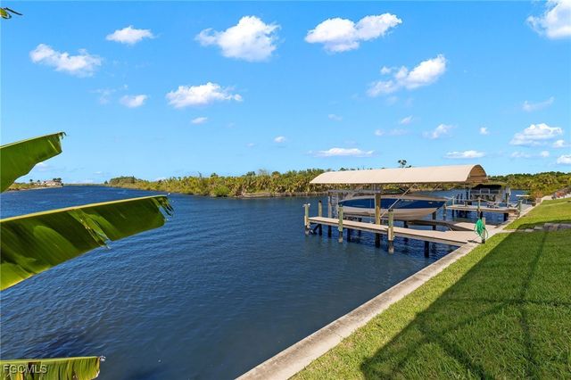 1806 Old Burnt Store RD N, Cape Coral, FL 33993