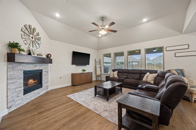 2506 Williamsburg Drive, Melissa, TX 75454