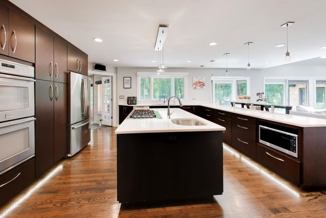 25291 N Saint Marys Road, Libertyville, IL 60048