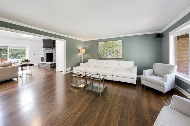 25291 N Saint Marys Road, Libertyville, IL 60048