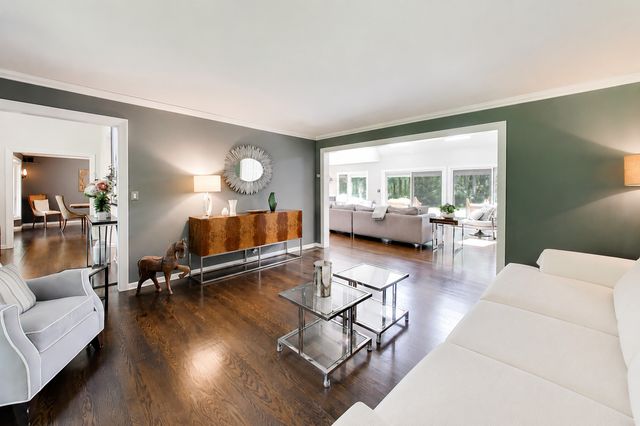 25291 N Saint Marys Road, Libertyville, IL 60048