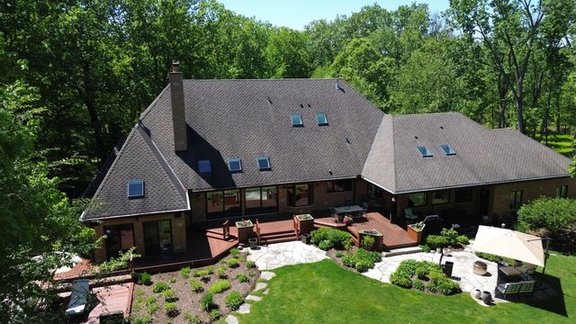 25291 N Saint Marys Road, Libertyville, IL 60048