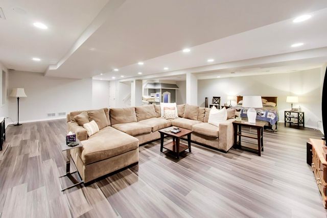 25291 N Saint Marys Road, Libertyville, IL 60048