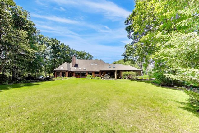 25291 N Saint Marys Road, Libertyville, IL 60048