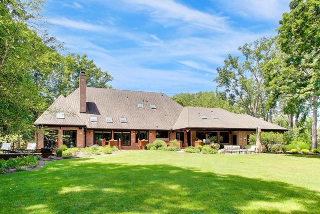25291 N Saint Marys Road, Libertyville, IL 60048